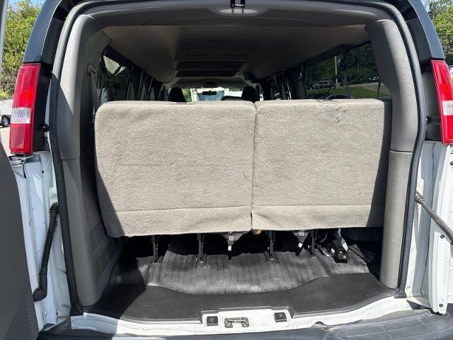 2022 Chevrolet Express Passenger 3500 LS
