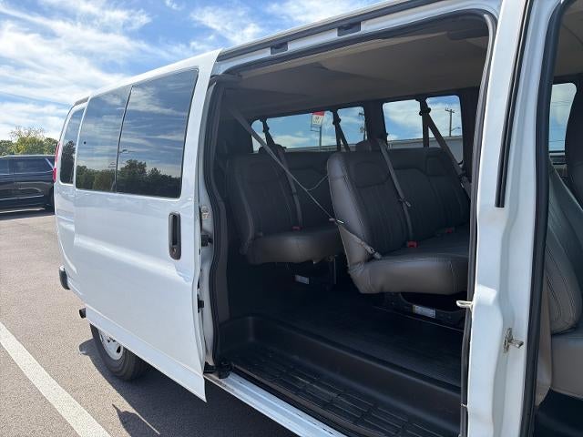 2022 Chevrolet Express Passenger 3500 LS