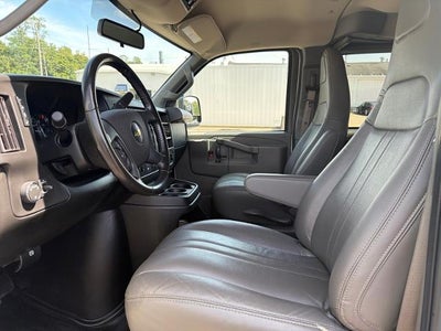 2022 Chevrolet Express Passenger 3500 LS